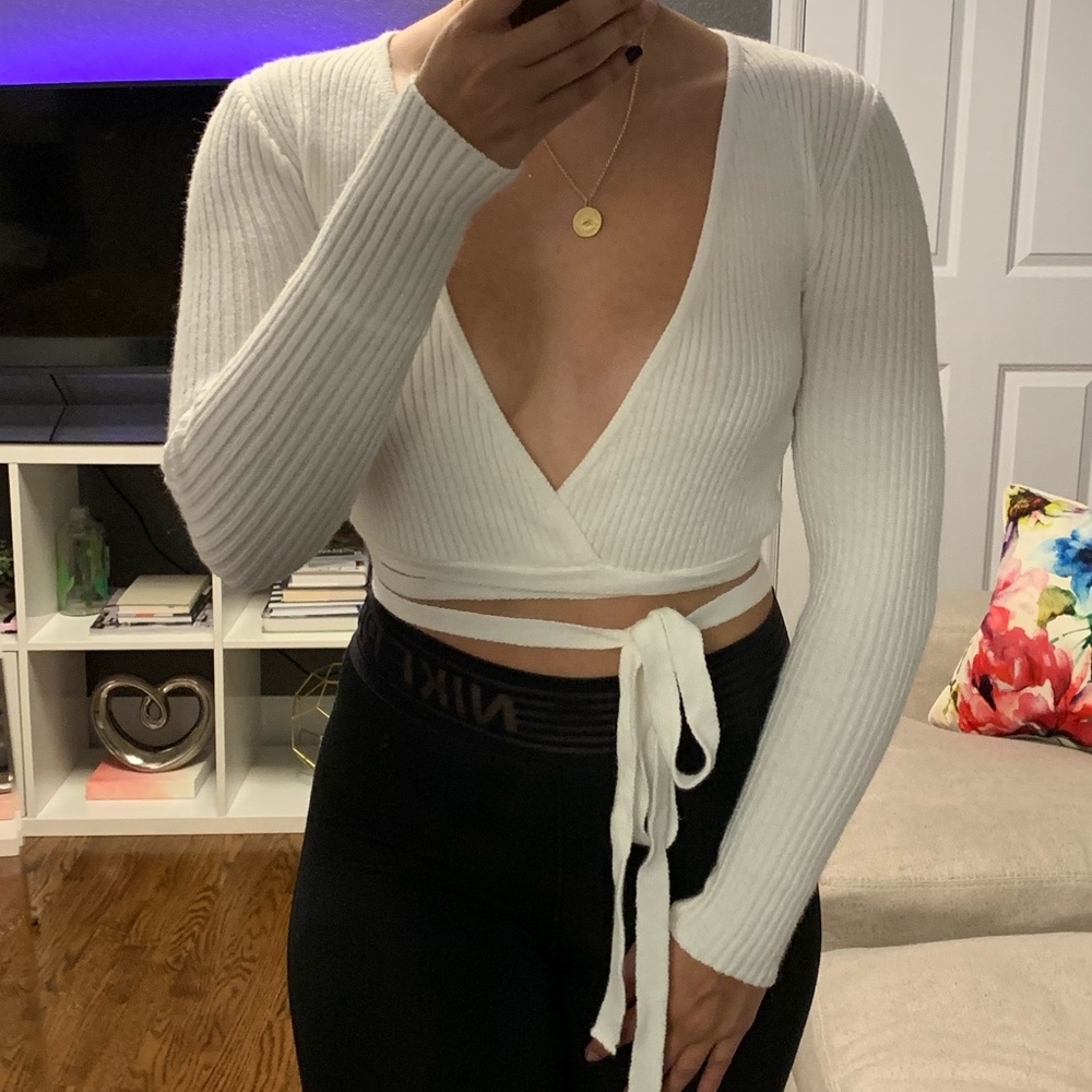 Cream Cropped Sweater